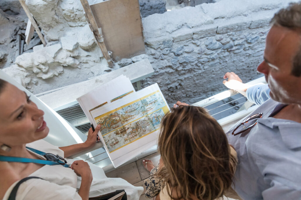 Guided Photo Tours Photoshoot Intimate Santorini