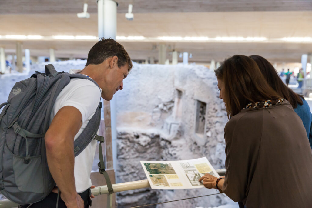 Guided Photo Tours Photoshoot Intimate Santorini