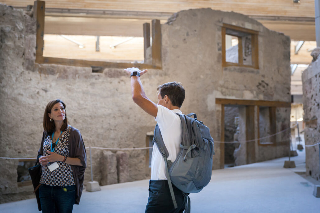 Guided Photo Tours Photoshoot Intimate Santorini